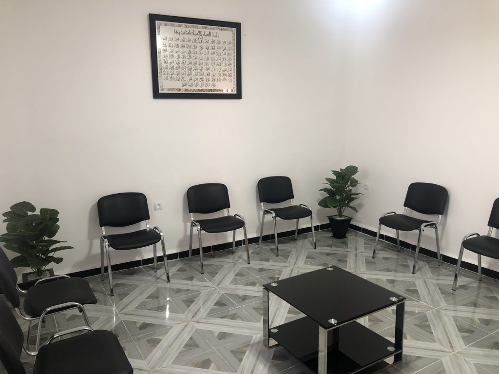 Hellou chirurgien urologue relizane 18