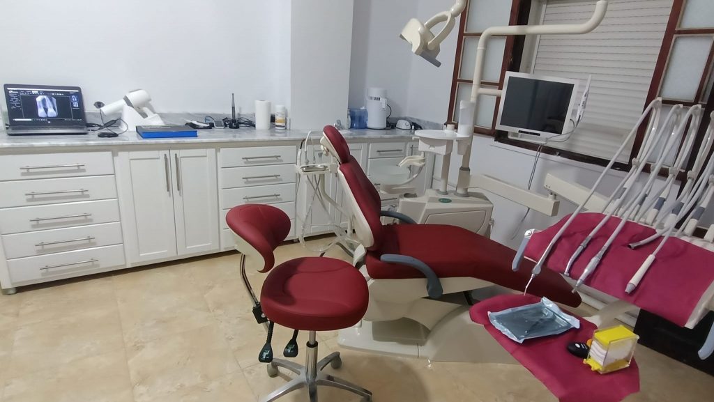 hassaine dentiste tenes chlef 06