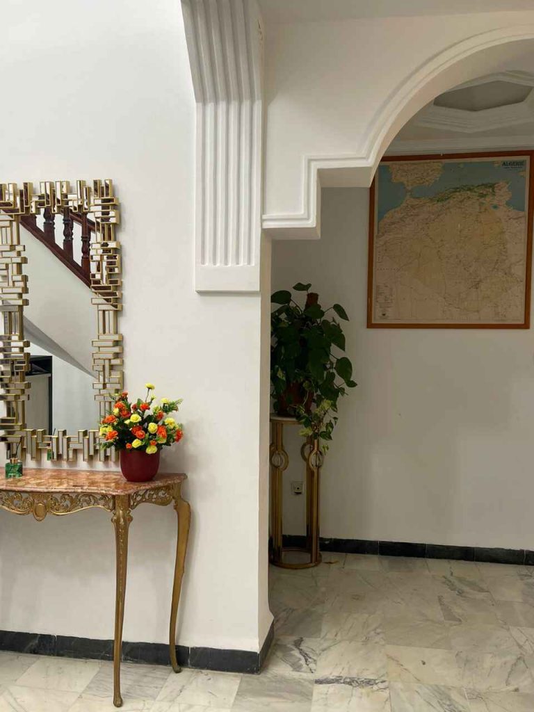 pr kadri orl esthetique benaknoun alger 28